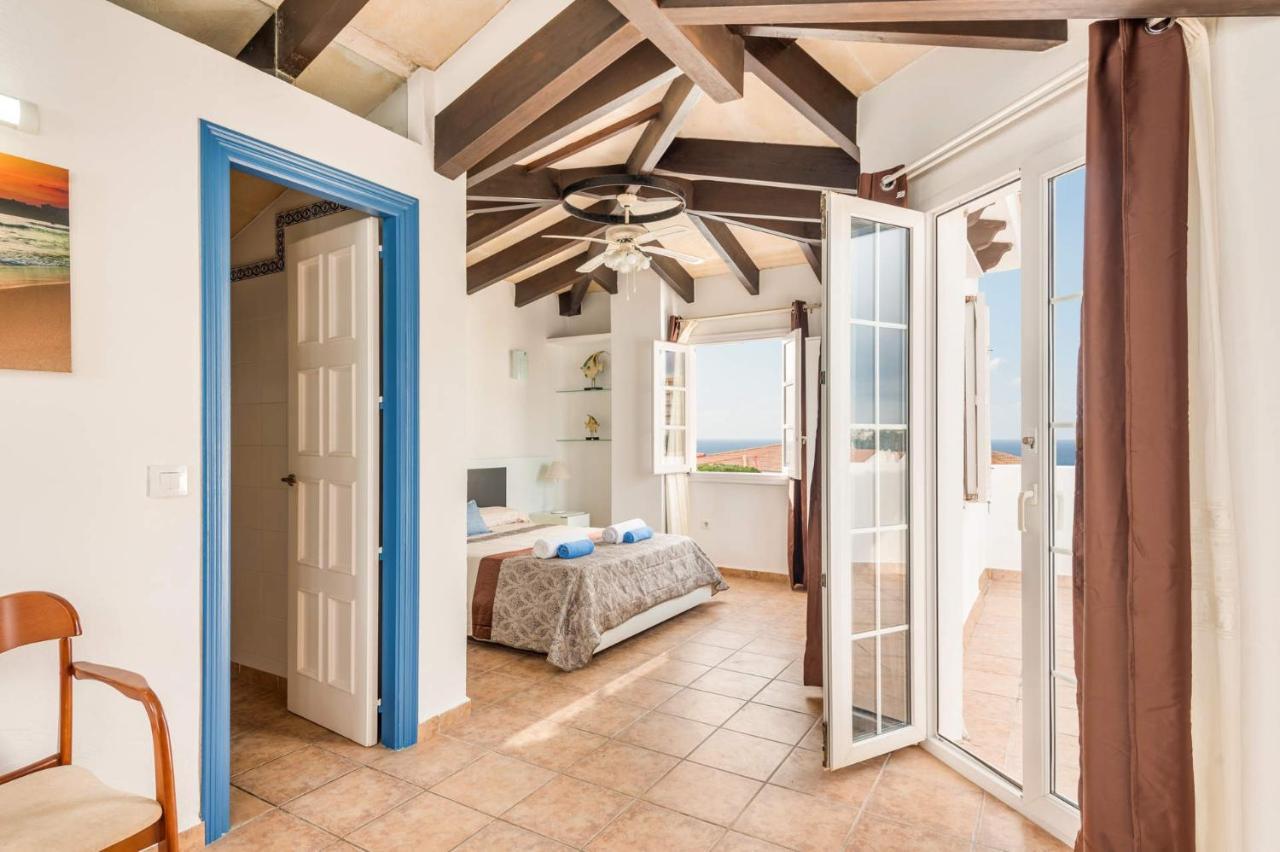 Holiday home En Calan Forcat